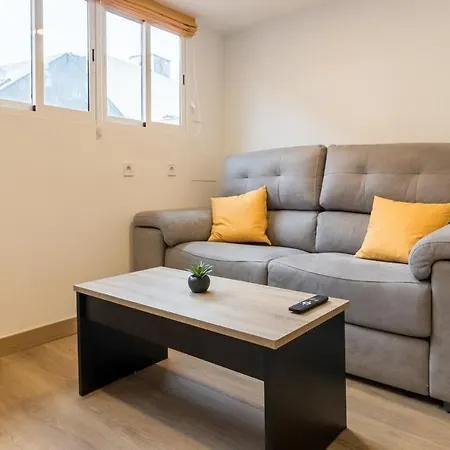 Newly Renovated Apartment *